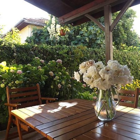 Guest House Hiora Ahtopol Esterno foto