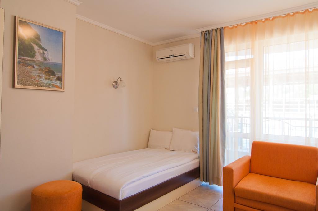 Guest House Hiora Ahtopol Esterno foto