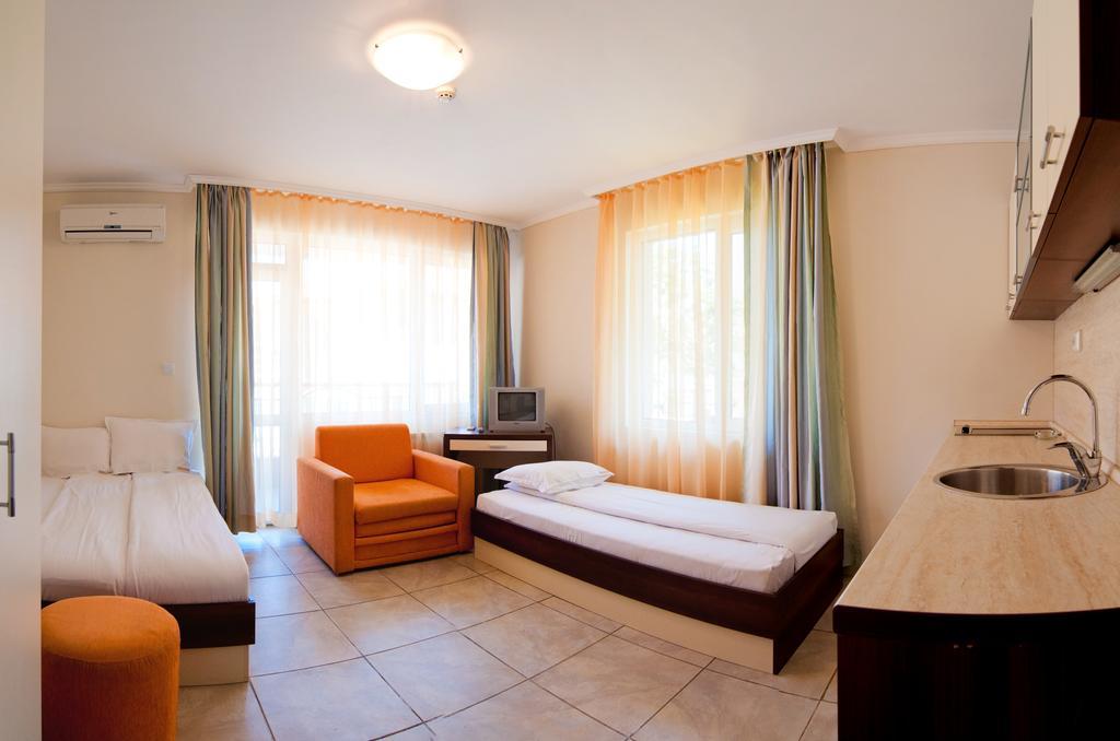 Guest House Hiora Ahtopol Esterno foto