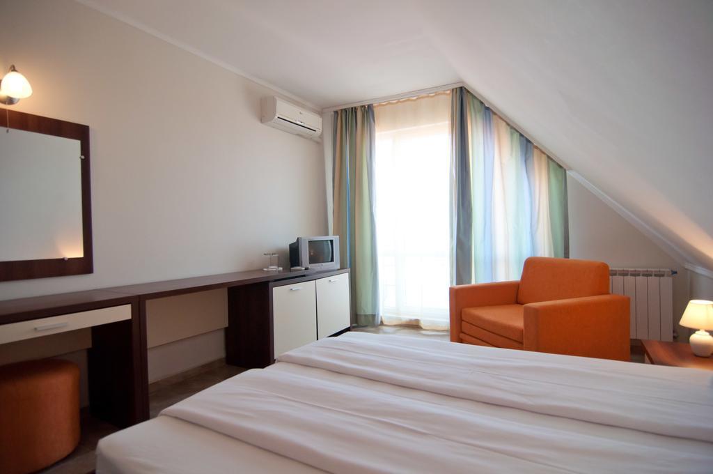 Guest House Hiora Ahtopol Esterno foto