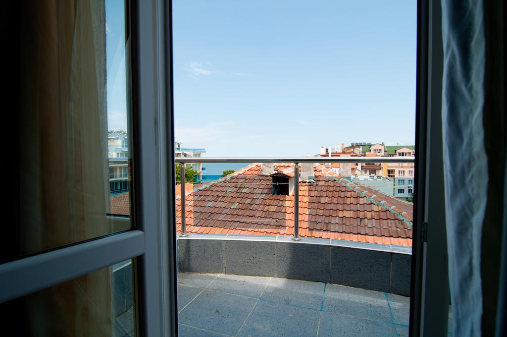 Guest House Hiora Ahtopol Esterno foto