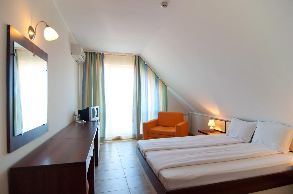 Guest House Hiora Ahtopol Esterno foto