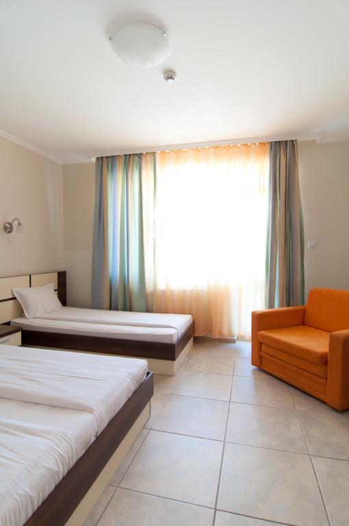 Guest House Hiora Ahtopol Esterno foto