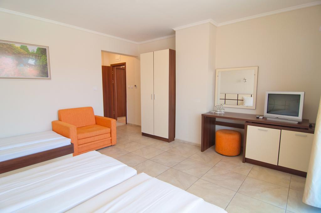 Guest House Hiora Ahtopol Esterno foto