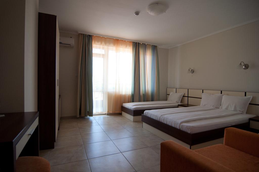 Guest House Hiora Ahtopol Esterno foto