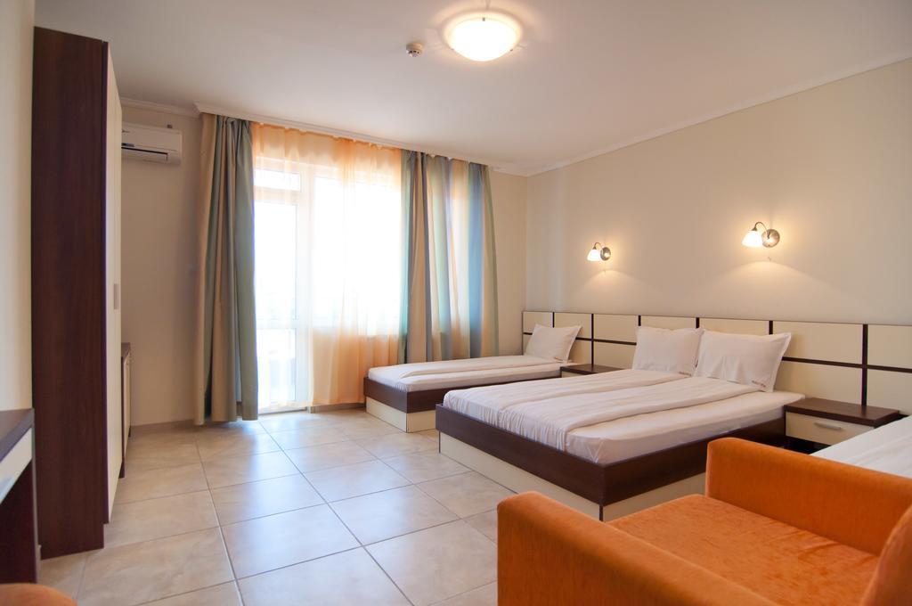 Guest House Hiora Ahtopol Esterno foto