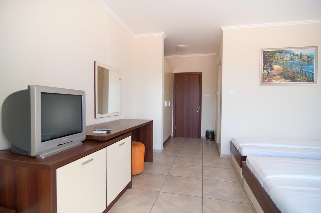Guest House Hiora Ahtopol Esterno foto