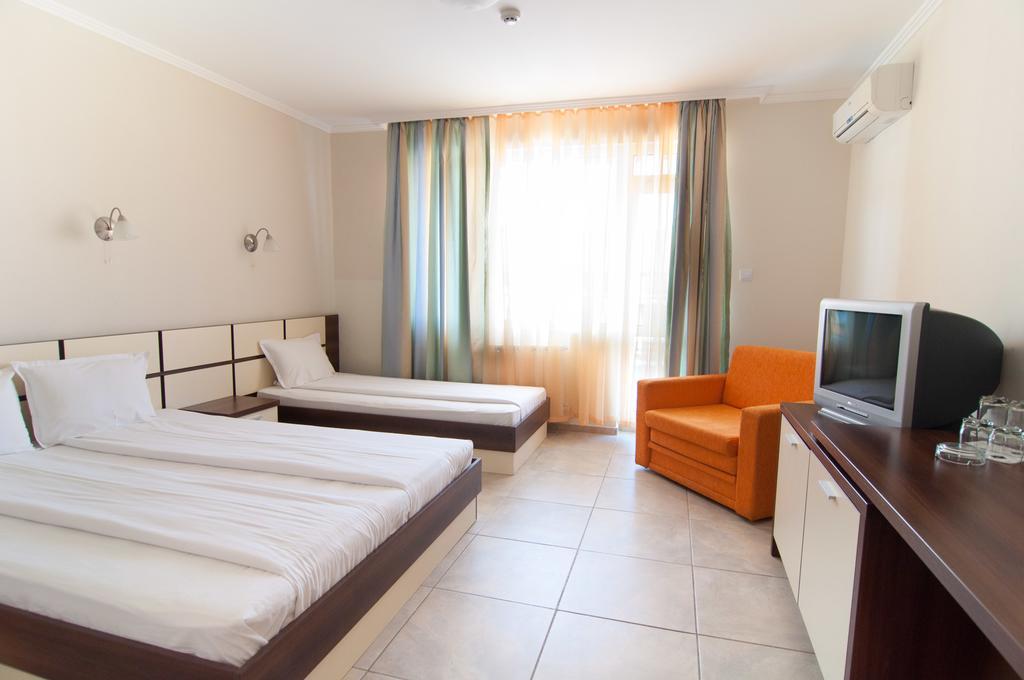 Guest House Hiora Ahtopol Esterno foto