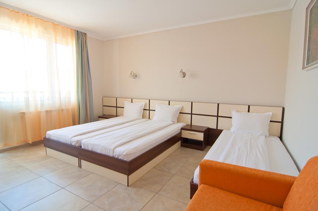 Guest House Hiora Ahtopol Esterno foto