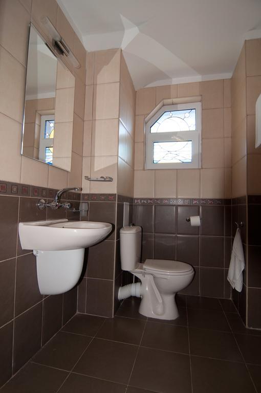 Guest House Hiora Ahtopol Esterno foto